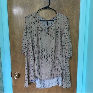 Adorable Boho Flowy Shirt!